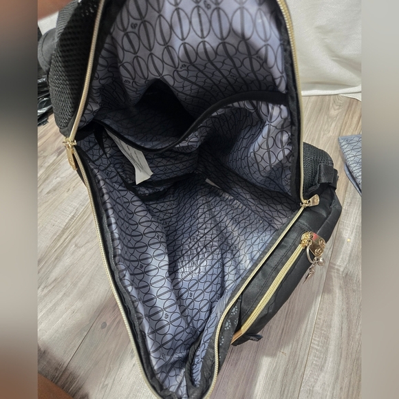 Fisher-Price Fashion diaper backpack Black With Pad And Wipes Holder - Picture 8 of 11